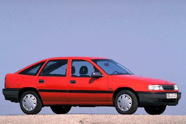Opel Vectra A (1988-1995) – boîte à fusibles
