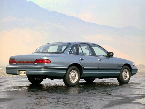 Ford Crown Victoria (1992-1997) – Boîte à fusibles