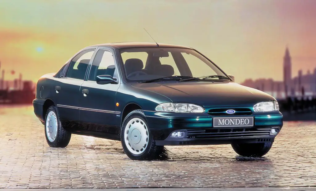 Ford Mondeo (1992-1996) – boîte à fusibles