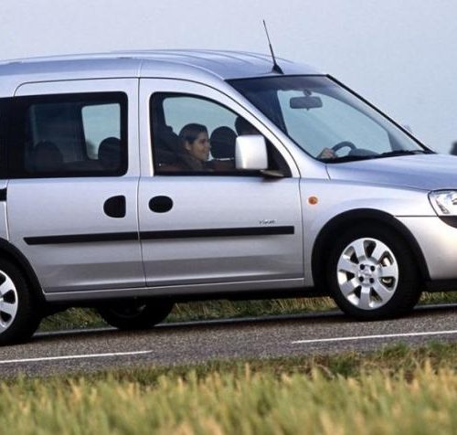 Opel Combo C (2001-2011) – Boîte à fusibles