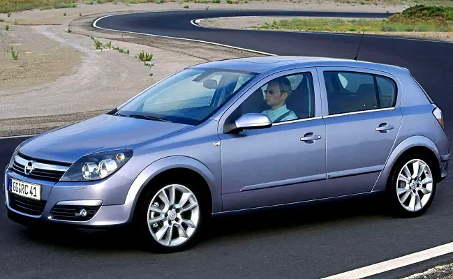 Opel Astra H (2004-2009) – boîte à fusibles