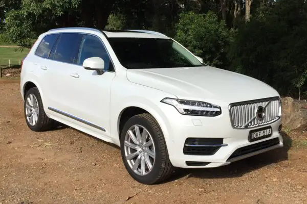 Volvo XC90 (2017) – boîte à fusibles