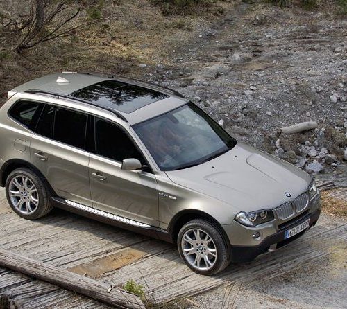 BMW X3 E83 (2004-2010) – boîte à fusibles