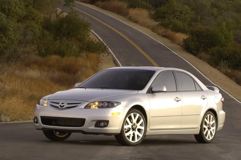 Mazda 6 (2006-2008) – Boîte à fusibles