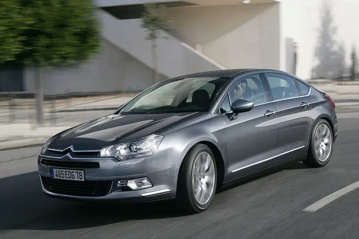 Citroen C5 II (2008-2016) – Boîte à fusibles