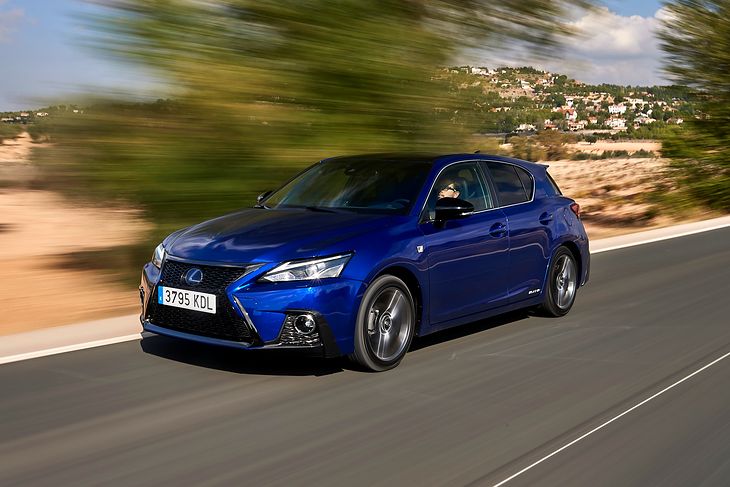 Lexus CT 200h (2011-2017) – boîte à fusibles