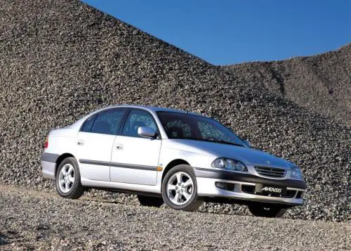 Toyota Avensis (1997-2002) – boîte à fusibles