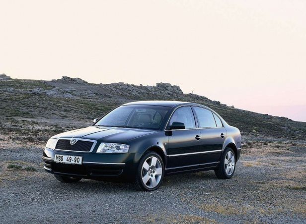 Skoda Superb (2006-2007) – Boîte à fusibles