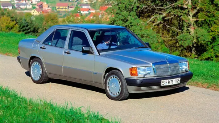Mercedes-Benz 190 (1982-1993) – Boîte à fusibles