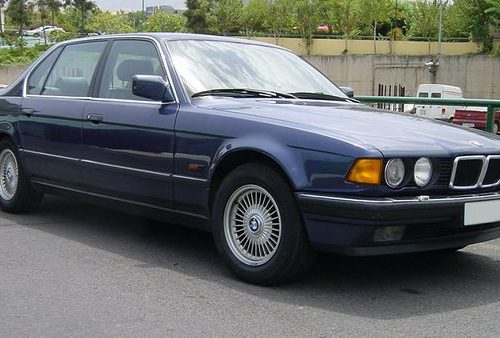 BMW 730, 735i, 735iL, 750iL (e32) (1991) – boîte à fusibles