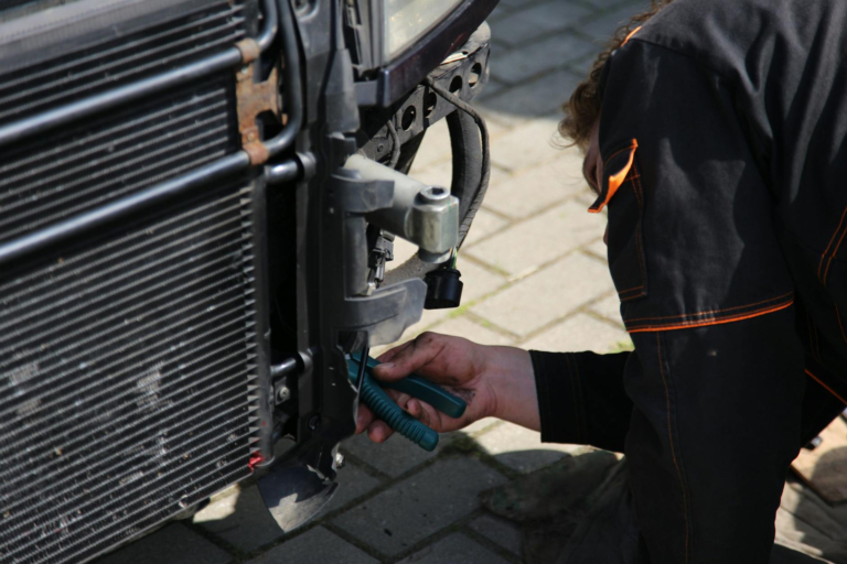 Attention au radiateur ! Comment éviter la surchauffe du moteur en été ?